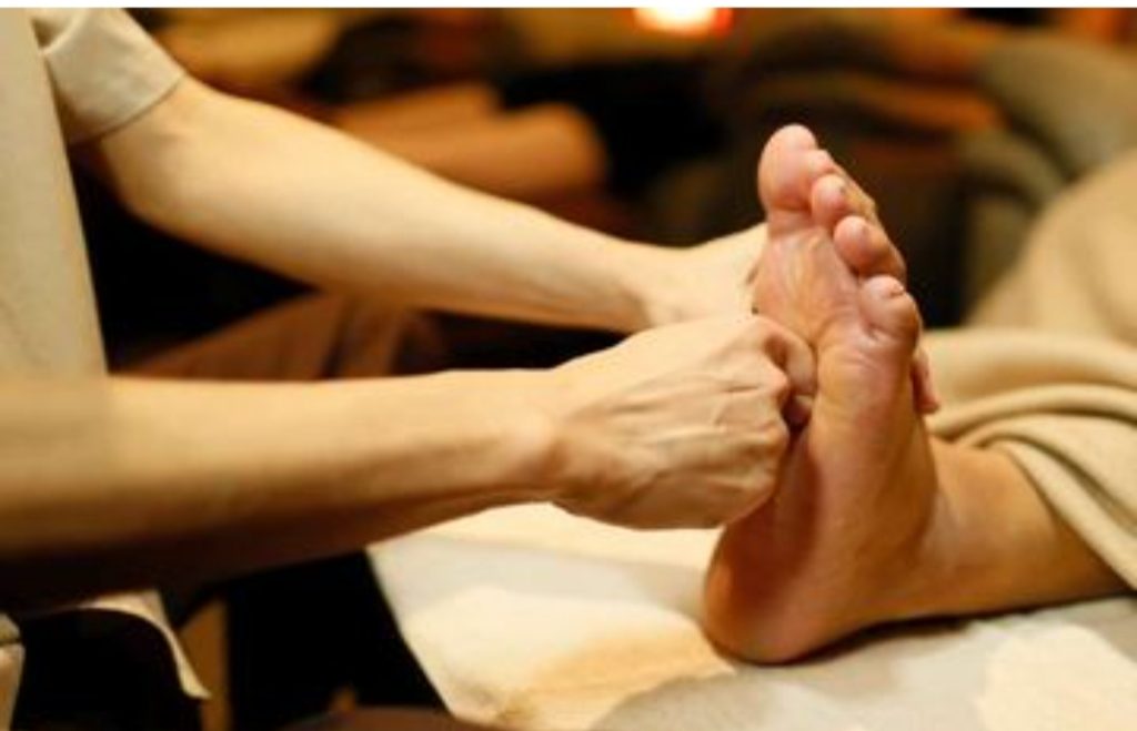 Pijat Tradisional Dan Refleksi